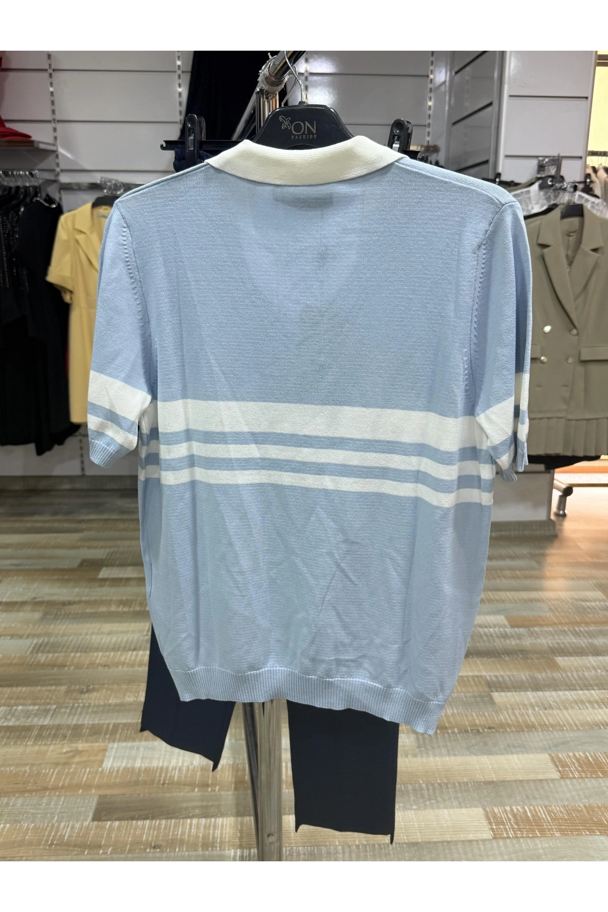 On Fashion Çizgi Detaylı Polo Yaka Kısa Kol Bluz 53300