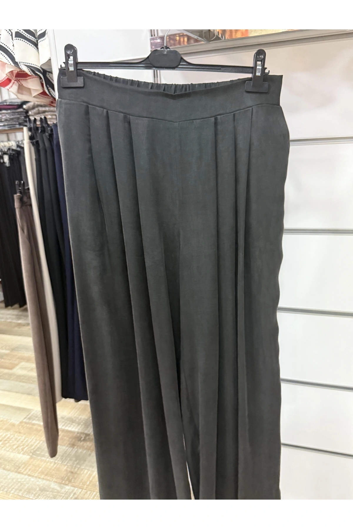 On Fashion Önü Pileli Bol Paça Pantolon 52101