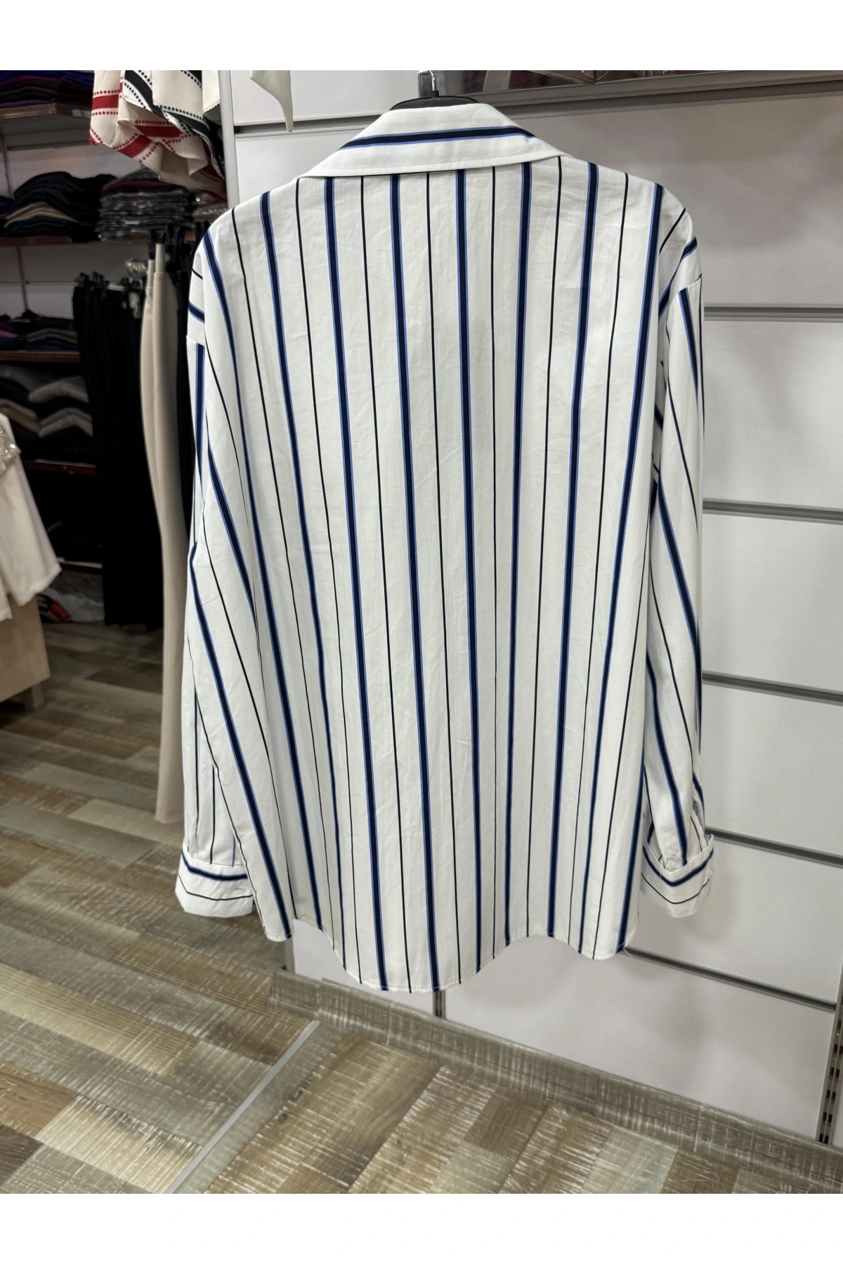 On Fashion Yıldız Detaylı Önü Cepli Gömlek 56300