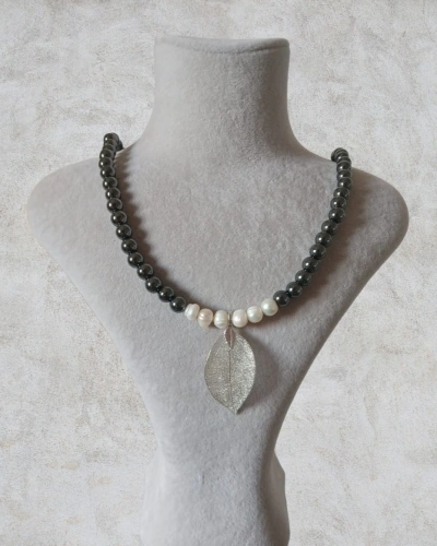 HEMATİT VE İNİCİLİ KOLYE KÜPE SET