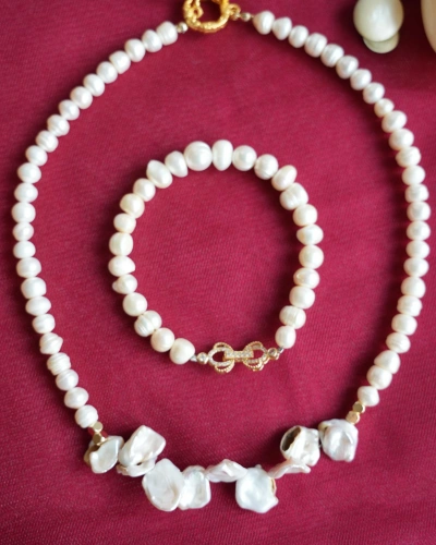 Yaprak İnci detaylı Beyaz Barok İnci Kolye