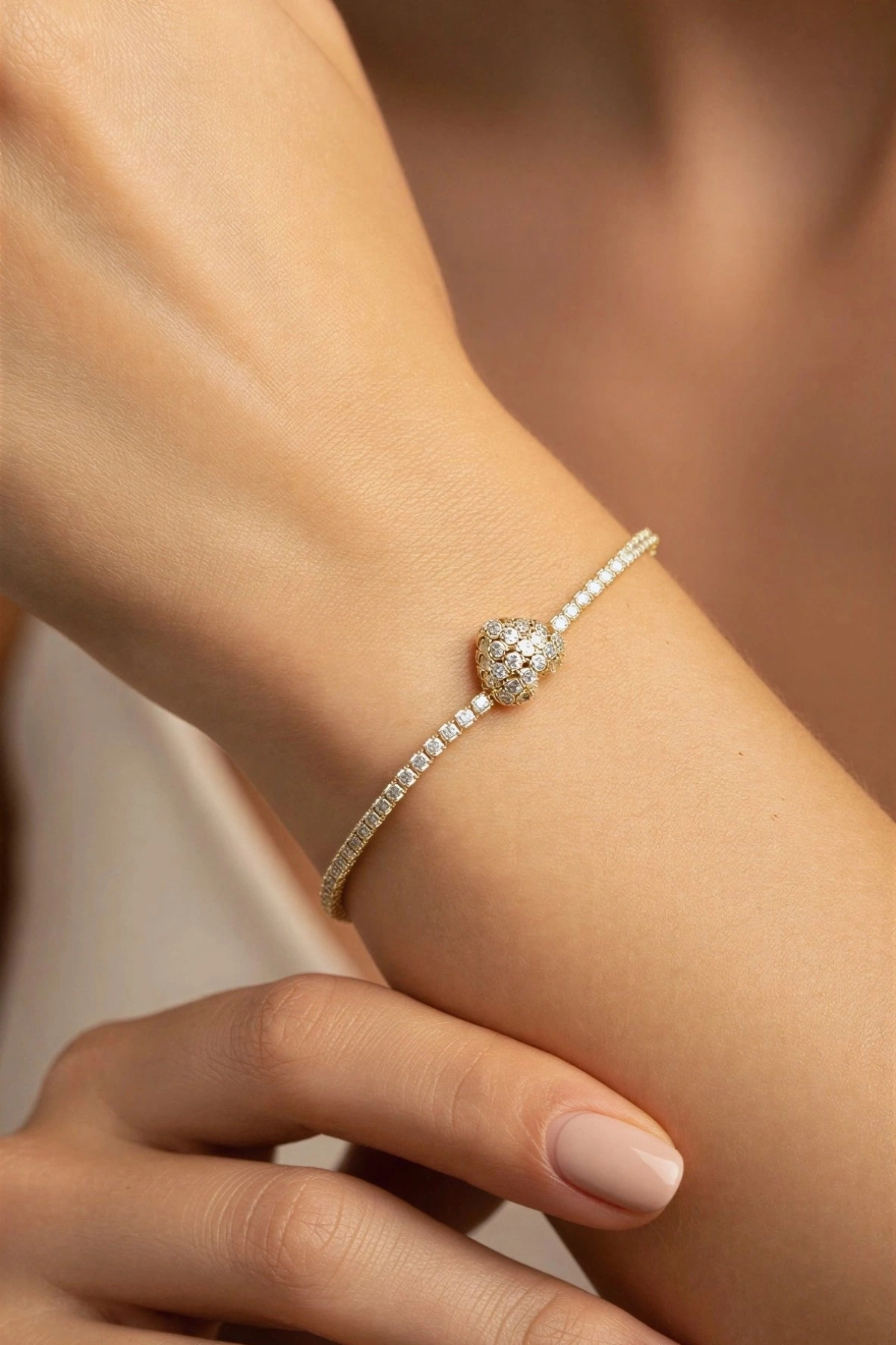 Su Yolu Model Taşlı Kalp Detay Gold Altın Kaplama Bileklik