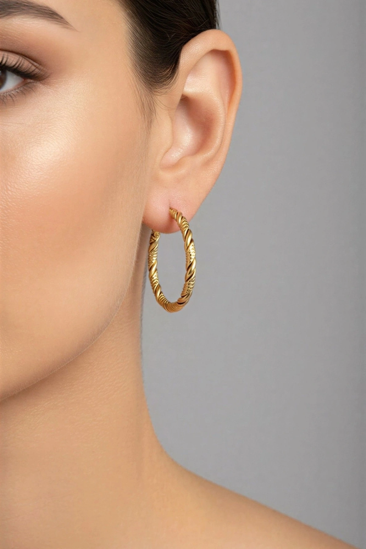 Burgu Desen Halka Model Gold Altın Kaplama Çelik Küpe