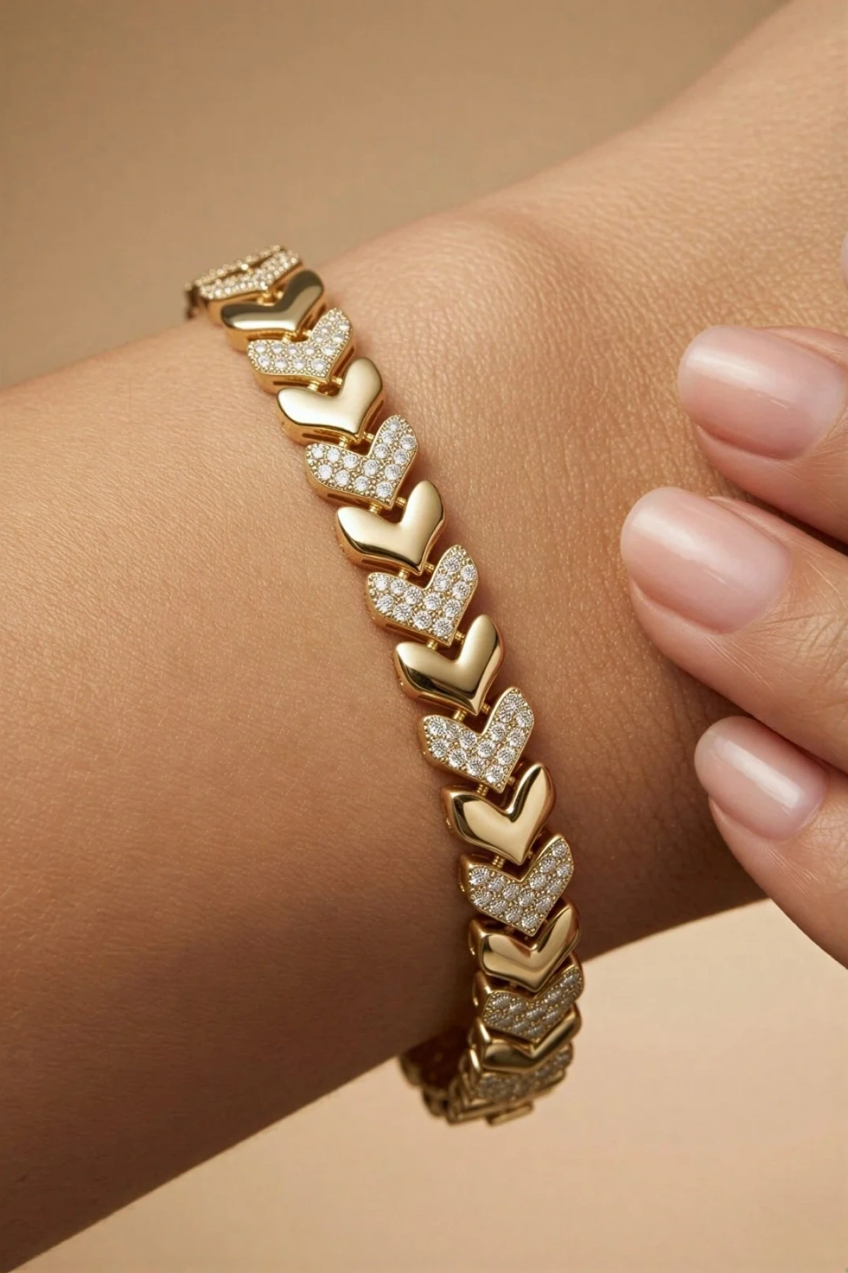 Sıralı Kalp Model Taş Detay Gold Altın Kaplama Bileklik