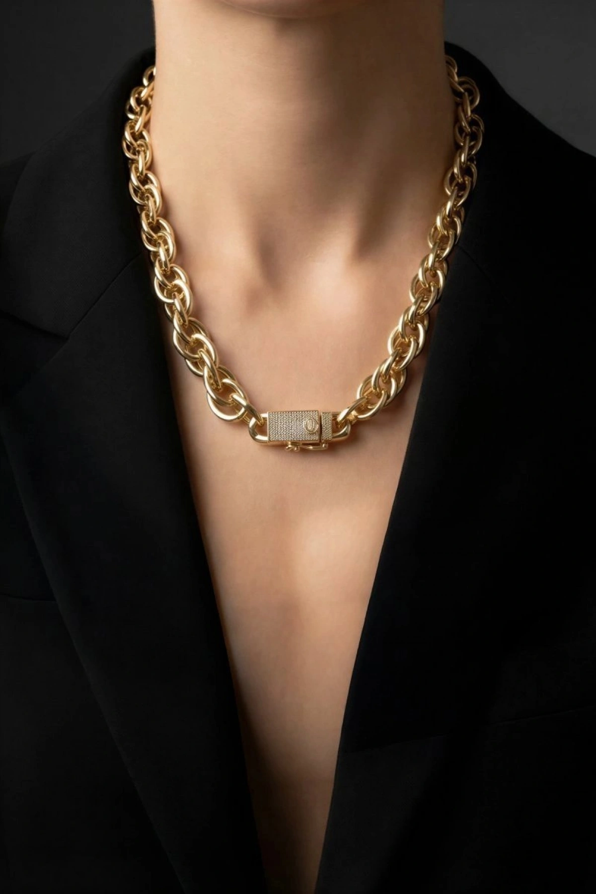 İç İçe Geçme Zincir Yandan Klips Detay Gold Altın Kaplama Gurmet Kolye