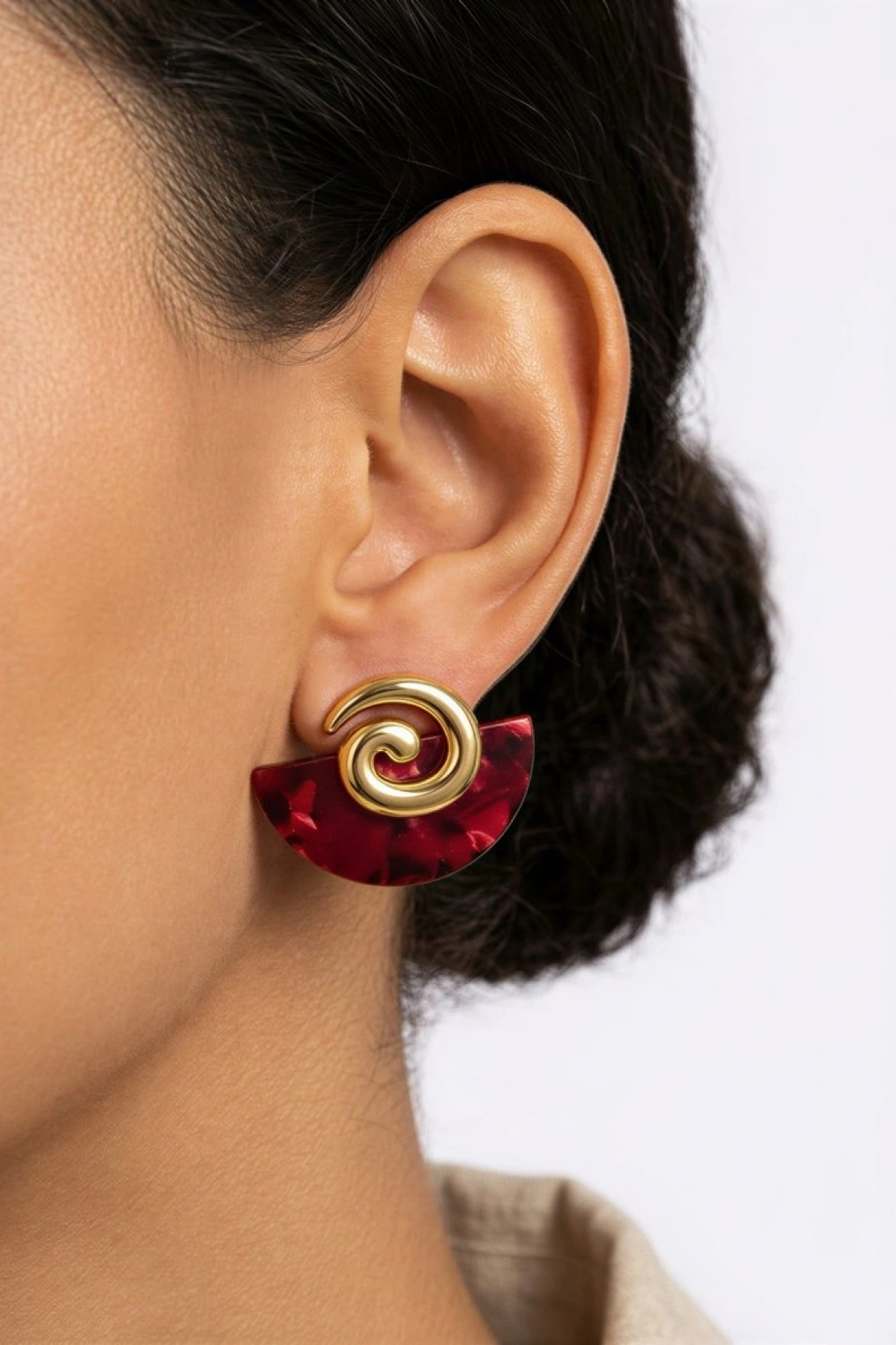 Yarım Bordo Halka Model Gold Altın Kaplama Küpe