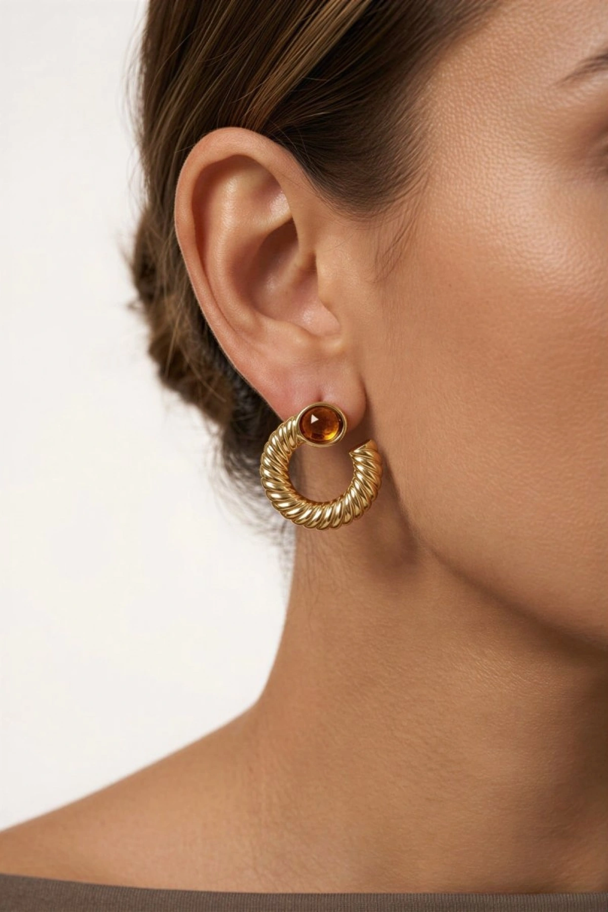 Burgu Model Taş Detay Gold Altın Kaplama Küpe