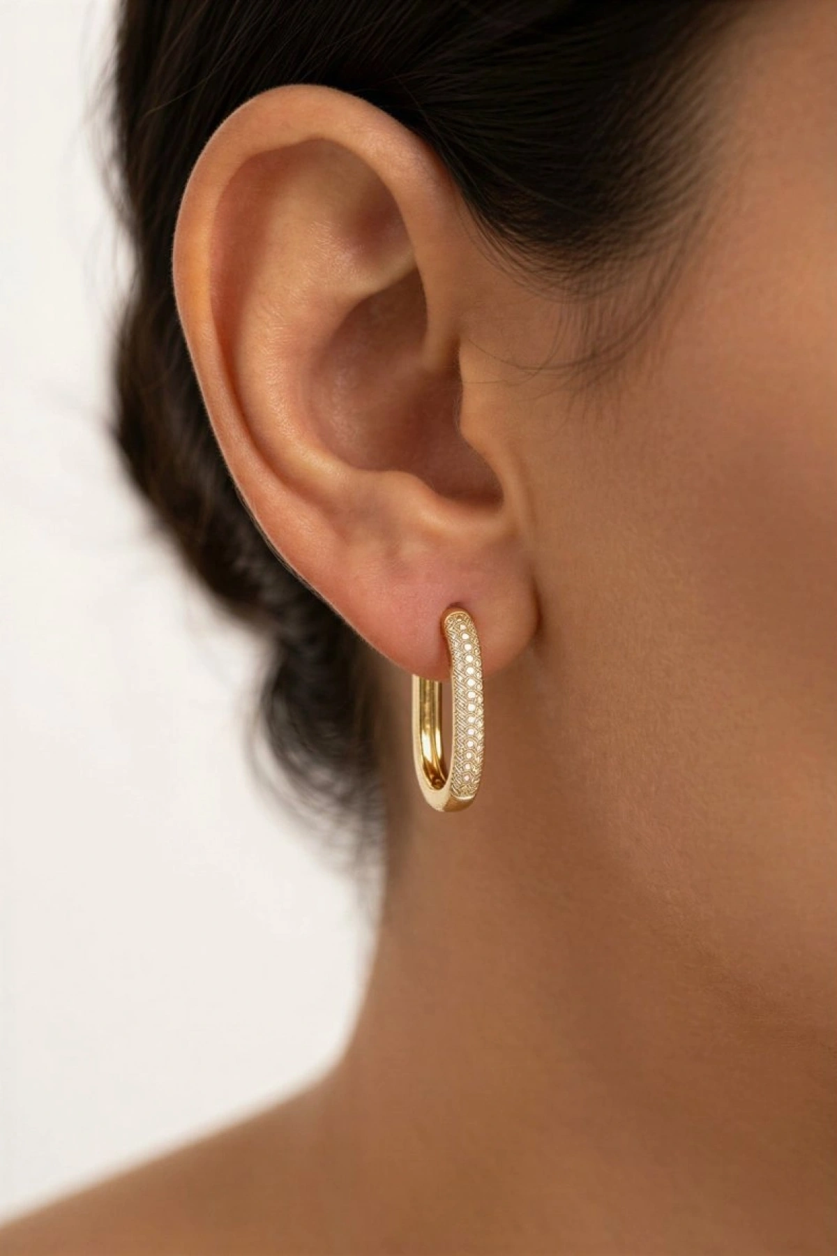 Taş Detay Elips Model Gold Altın Kaplama Küpe