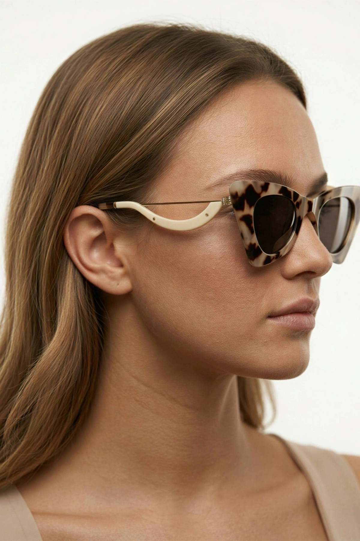 Üçgen Model Kadın Güneş Gözlüğü