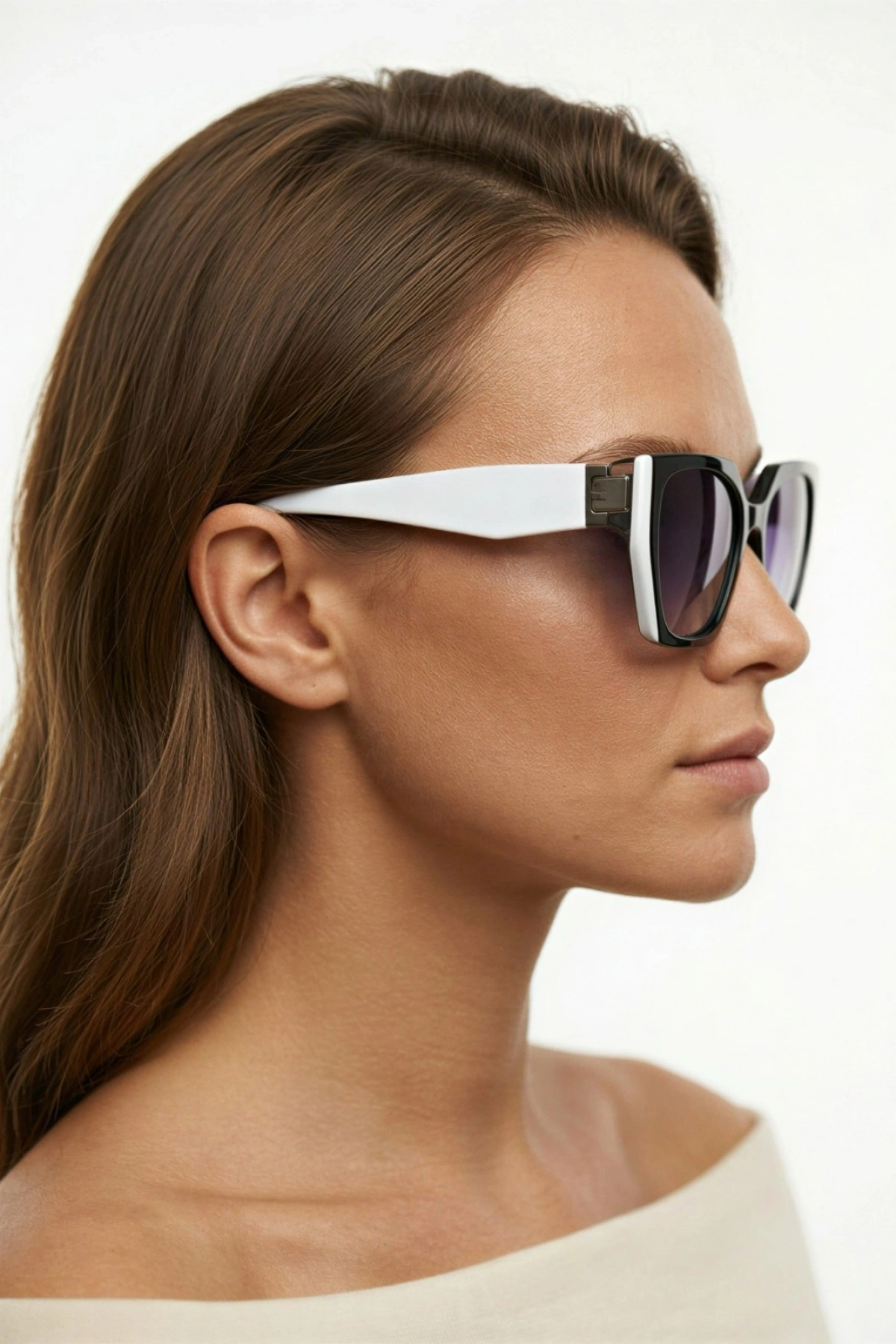 Siyah Beyaz Model Kadın Güneş Gözlüğü