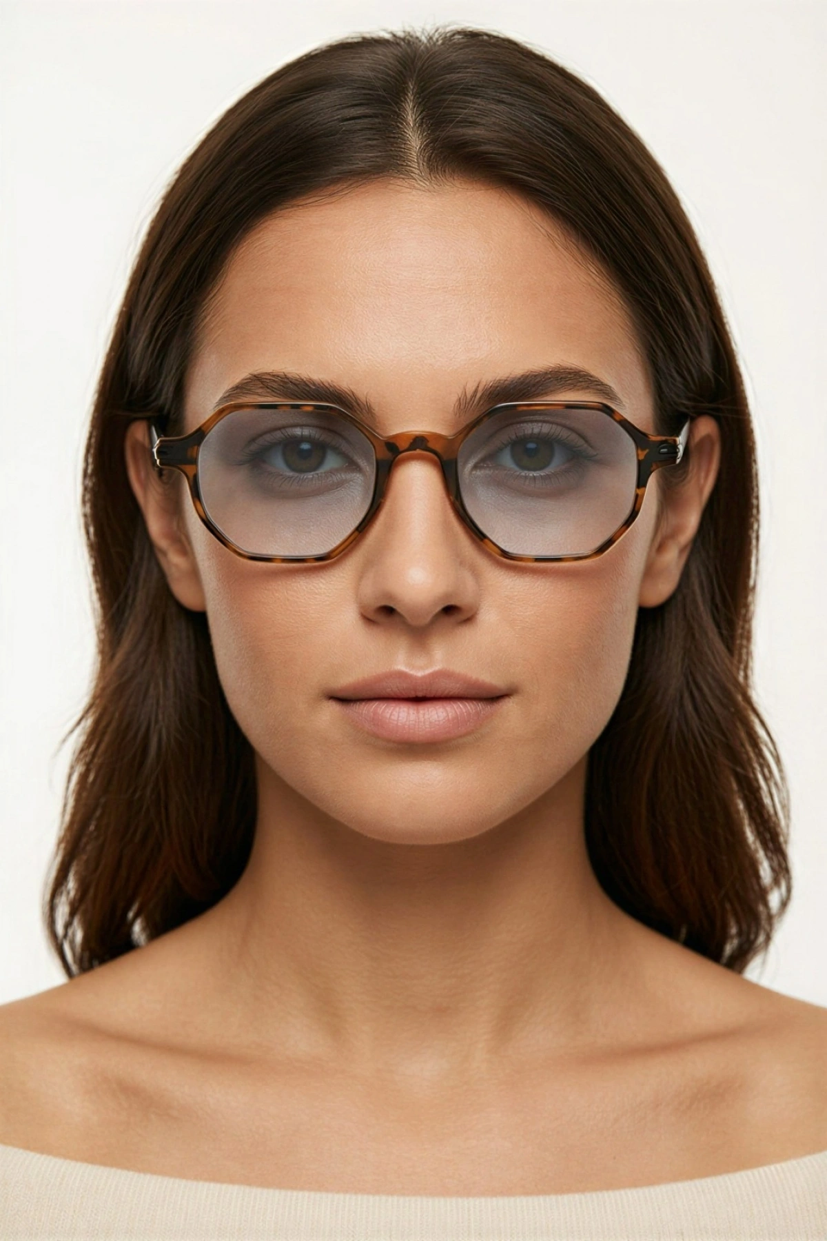 Degrade Camlı Siyah Çerçeveli Kadın Güneş Gözlüğü AE2208C13