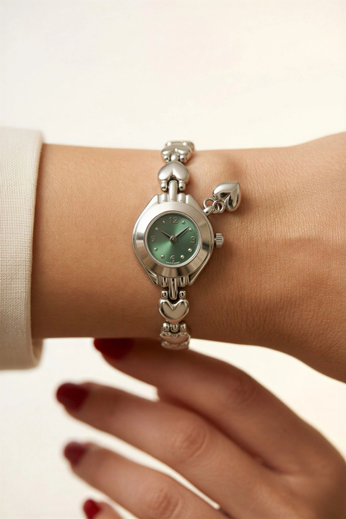 Kalp Charm Detay Silver İçi Yeşil Kadın Kol Saati