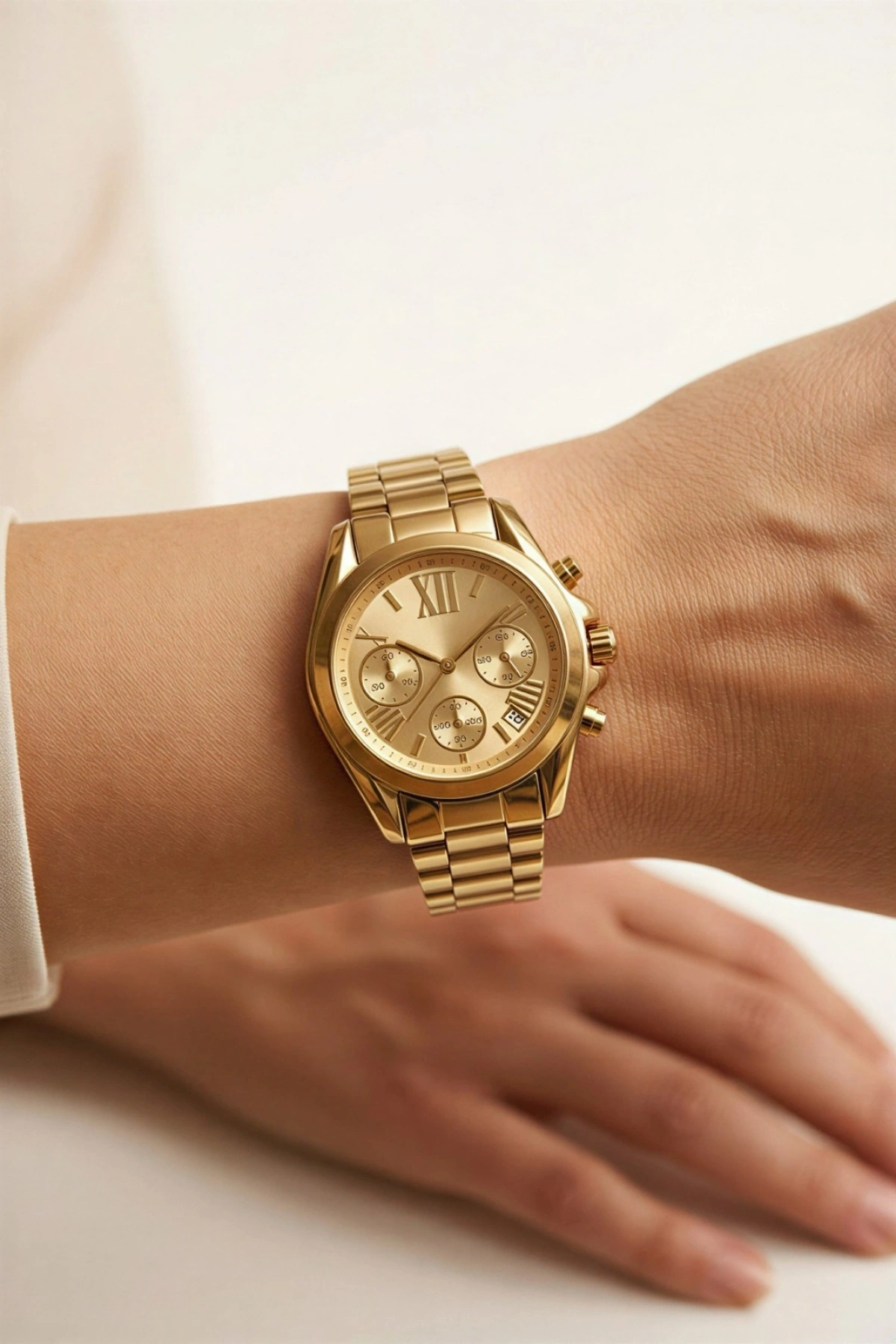 Kapalı Gold Kordon Roma Rakam Gold Kadran Detay Gold Kadın Kol Saati