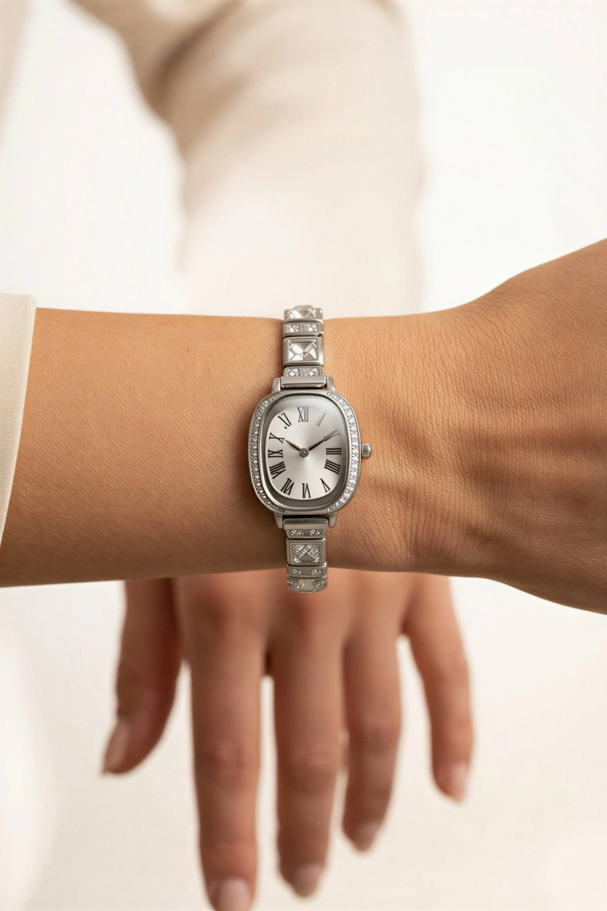 Çizgili Kordon Taş Detay Roma Rakam Kadran Beyaz Kadın Kol Saati