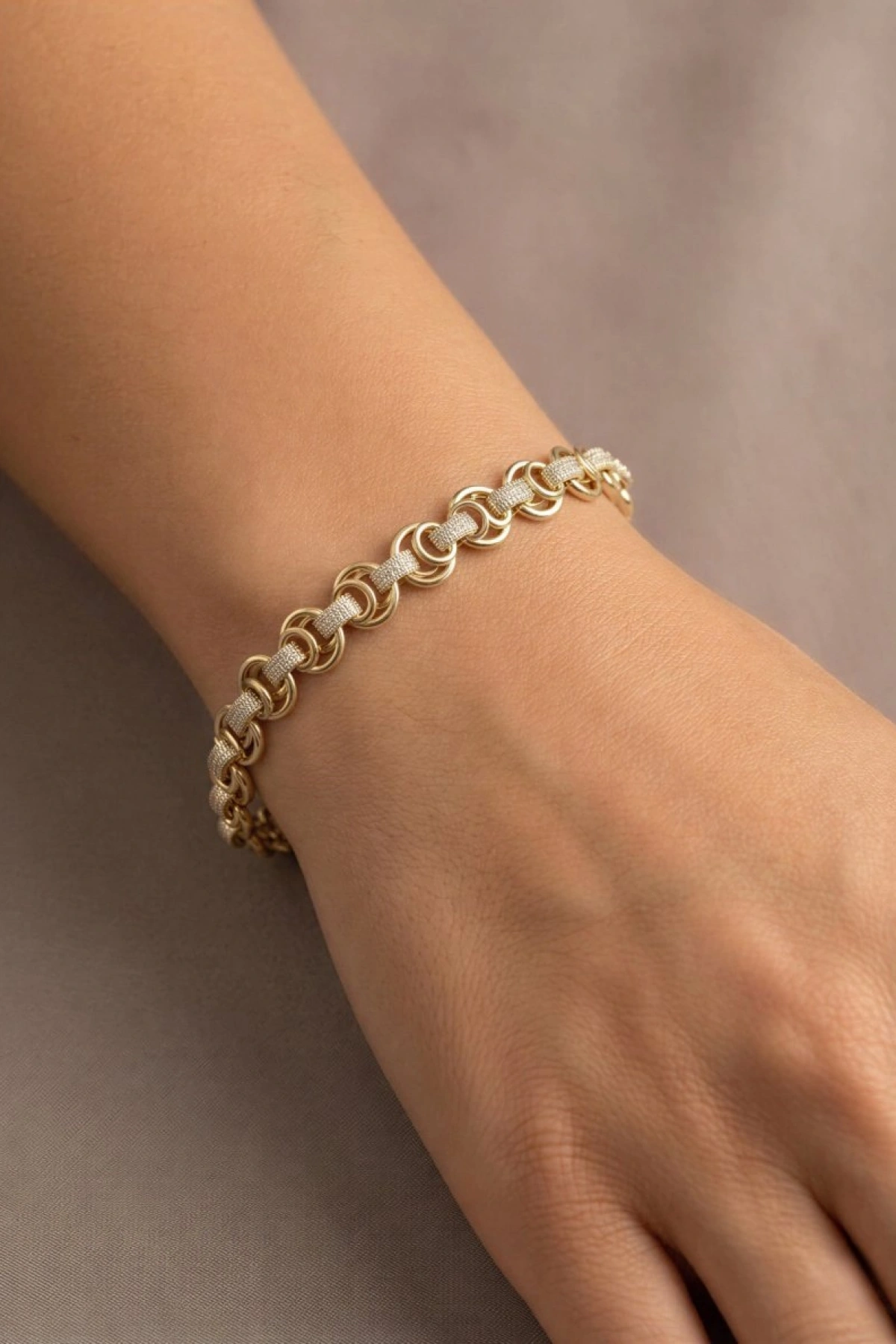 Yuvarlak Model Taş Detay Gold Altın Kaplama Bileklik