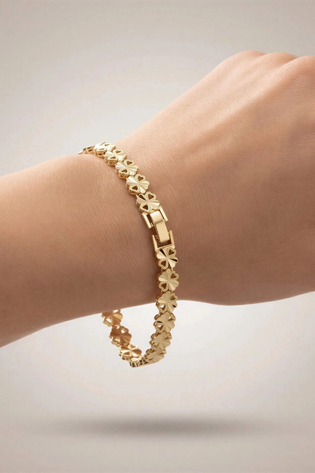 Sıralı Simli Yonca Model Gold Altın Kaplama Bileklik