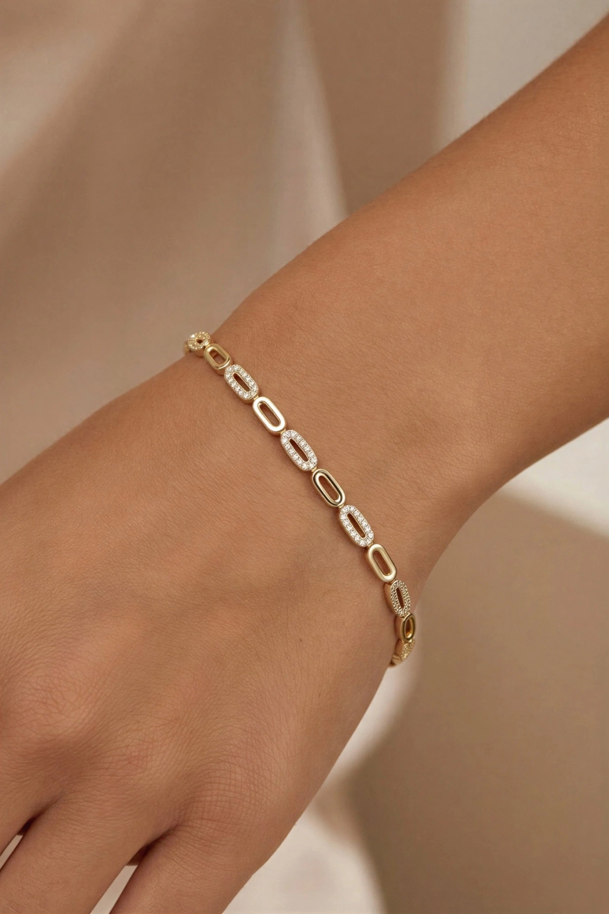 Elips Model Taş Detay Gold Altın Kaplama Bileklik