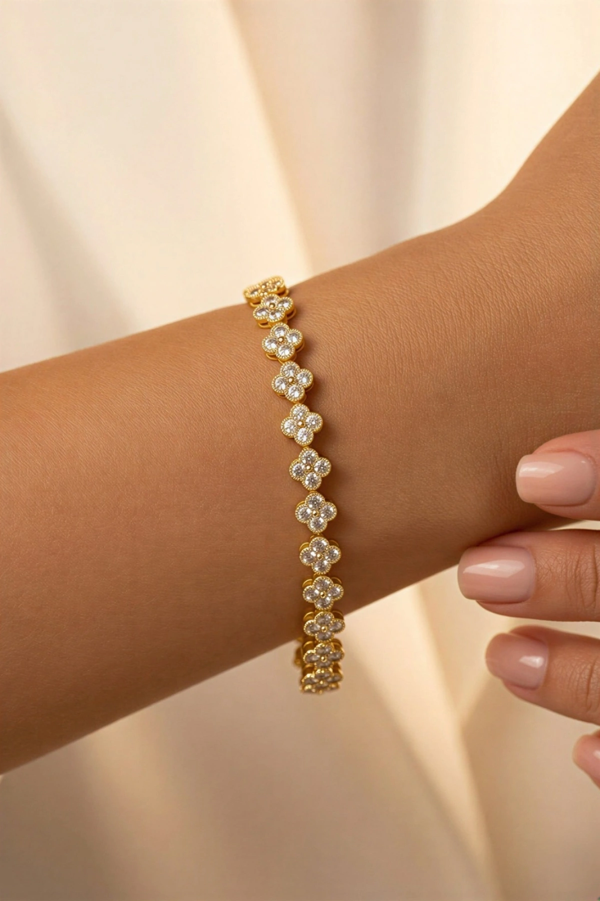 Sıra Çiçek Detay Gold Altın Kaplama Bileklik