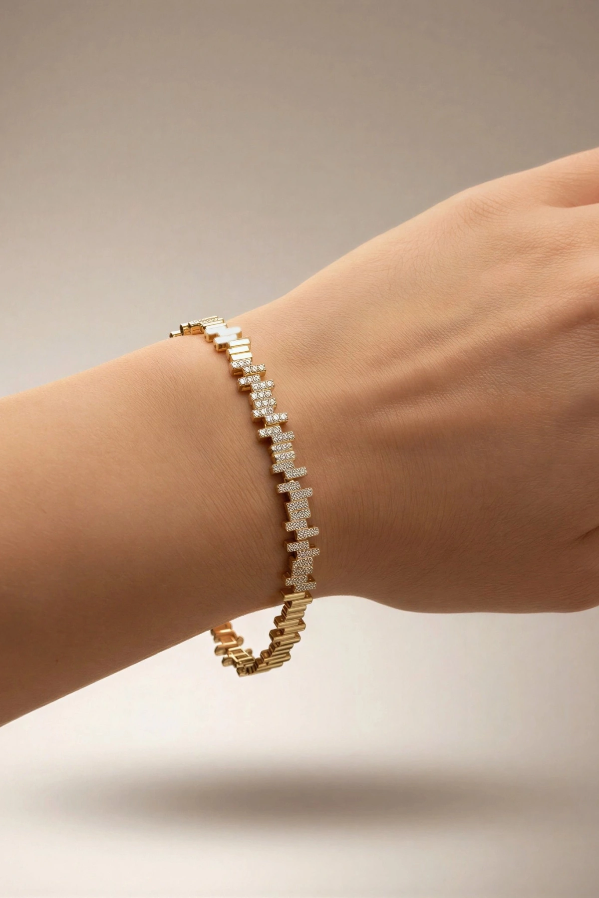 Frekans Model Taş Detay Gold Altın Kaplama Bileklik