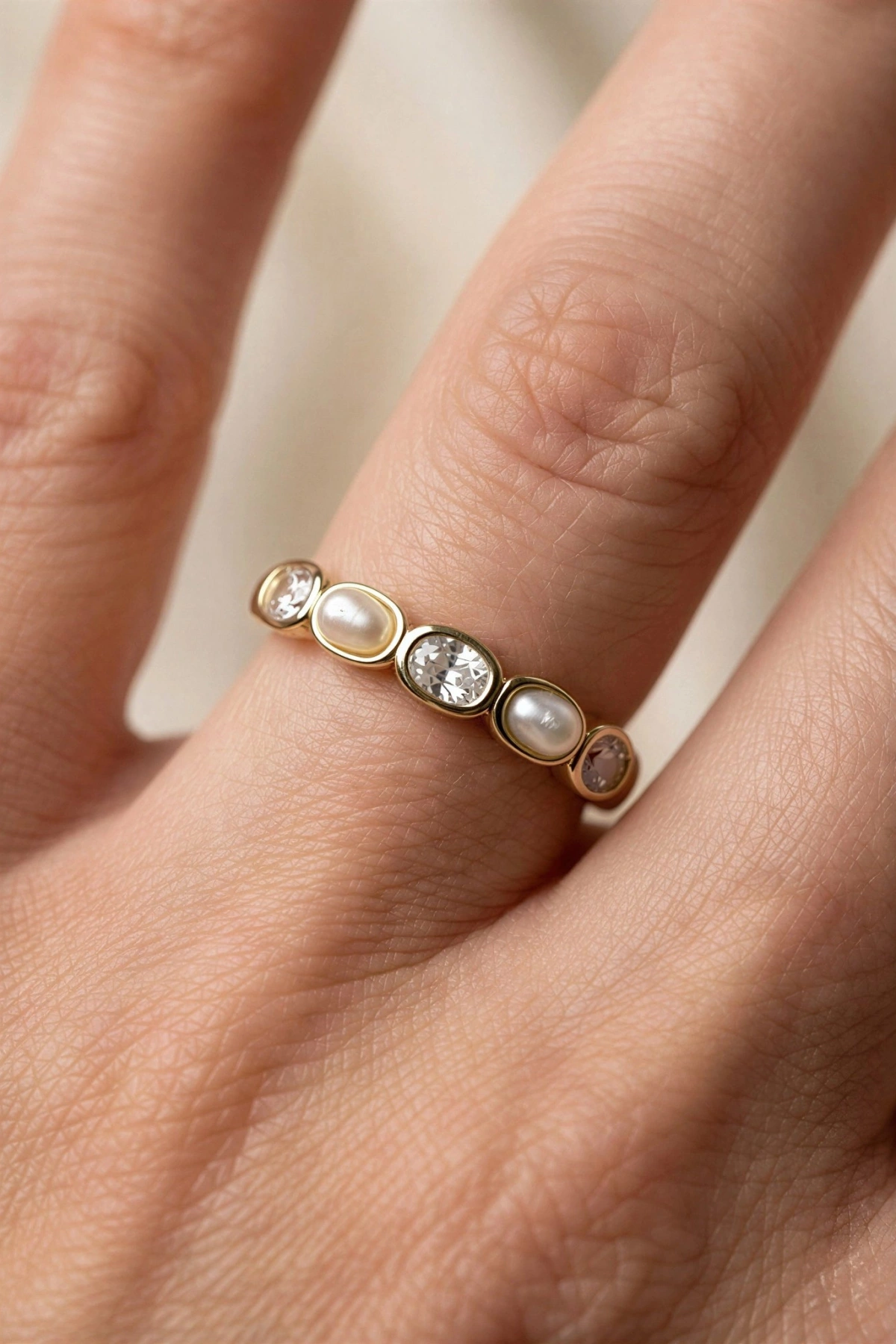 Sıralı İnci Detay Taş Model Gold Altın Kaplama Yüzük