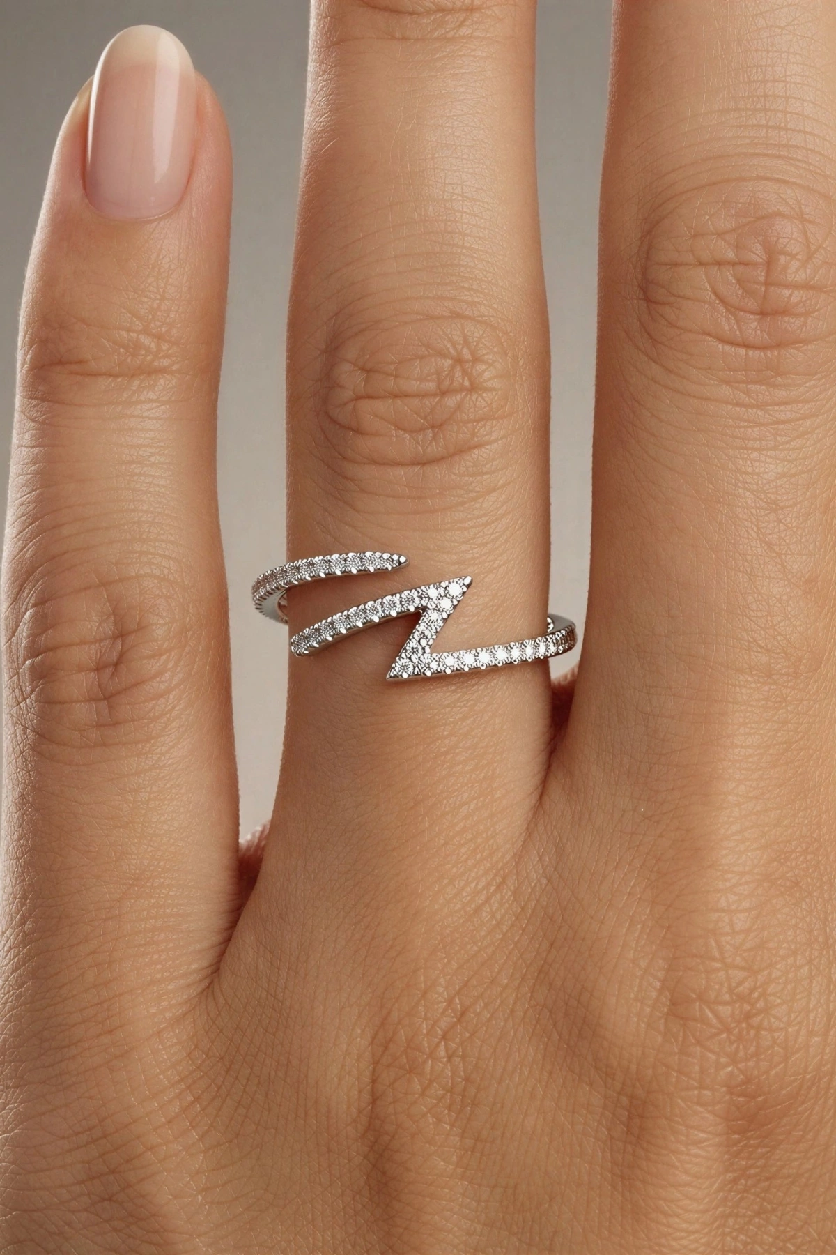 Şimşek Model Beyaz Altın Kaplama Yüzük