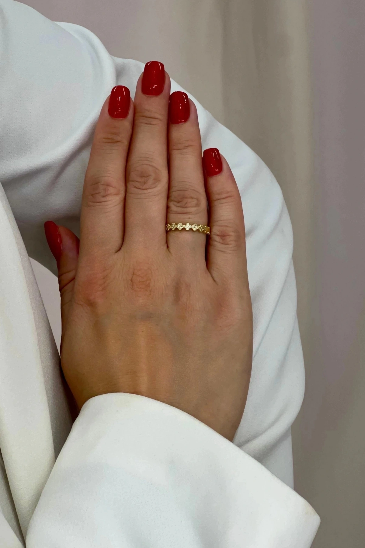 Sıra Taşlı Yonca Model Gold Altın Kaplama Yüzük