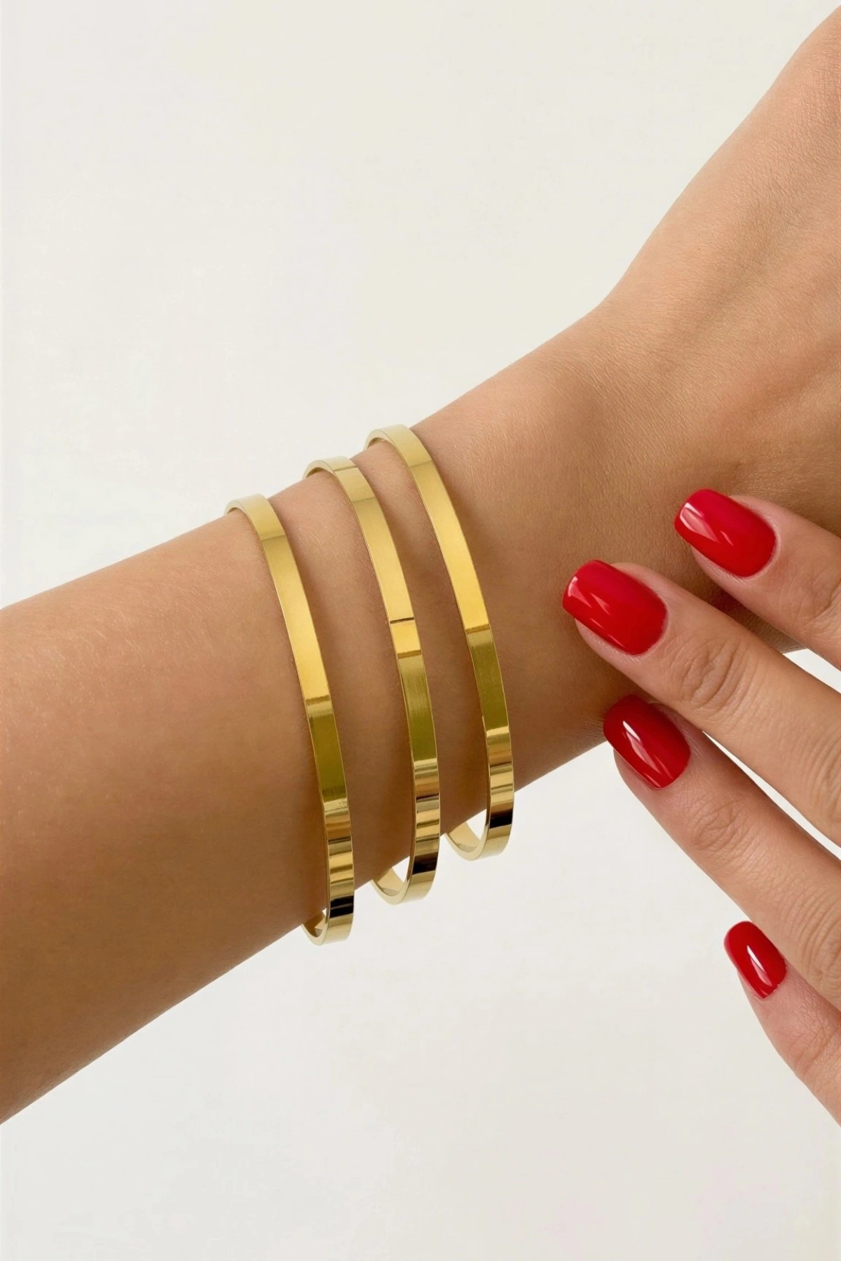 Ajda Model Kesme Gold Altın Kaplama Çelik Bileklik