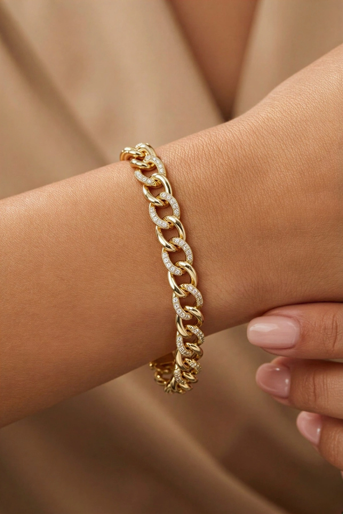 Taş Detay Geçme Halka Model Gold Altın Kaplama Bileklik