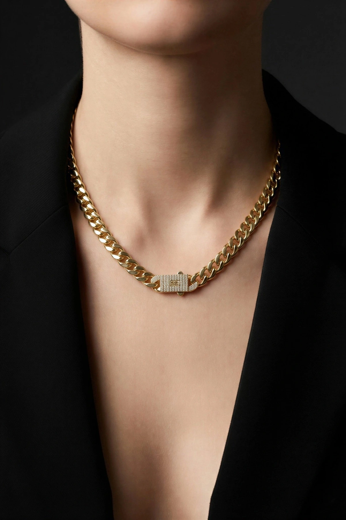 Sık Geçişli Model Taş Detay Gold Altın Kaplama Gurmet Kolye