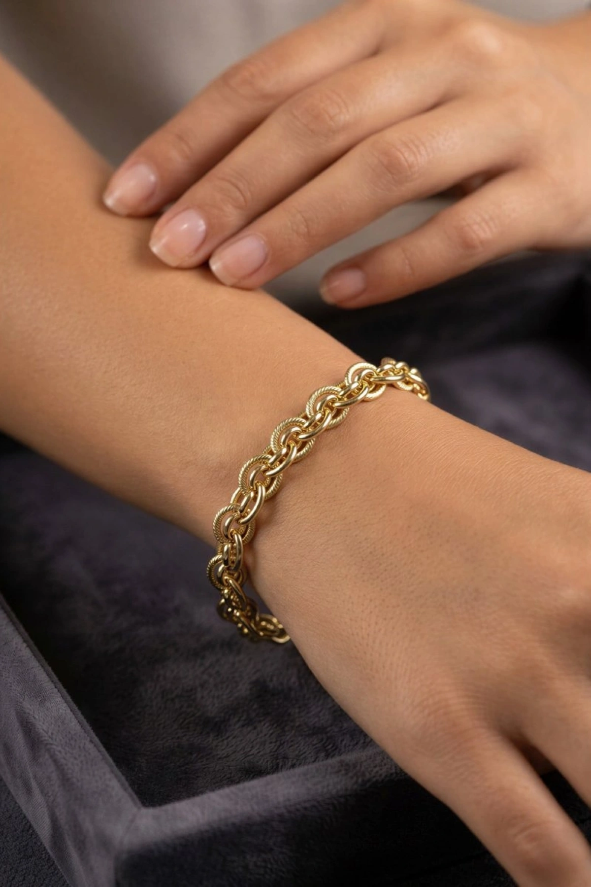 Elips Model Geçiş Detay Gold Altın Kaplama Bileklik