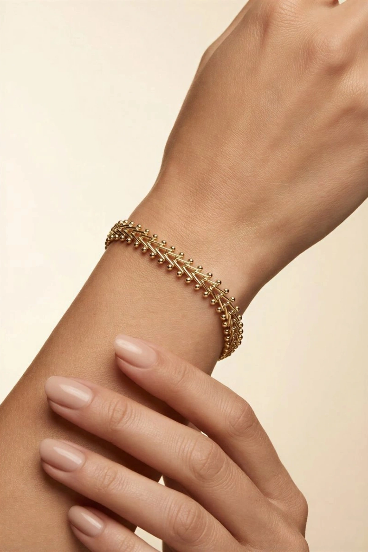 Üçgen Geçiş Top Detay Gold Altın Kaplama Bileklik