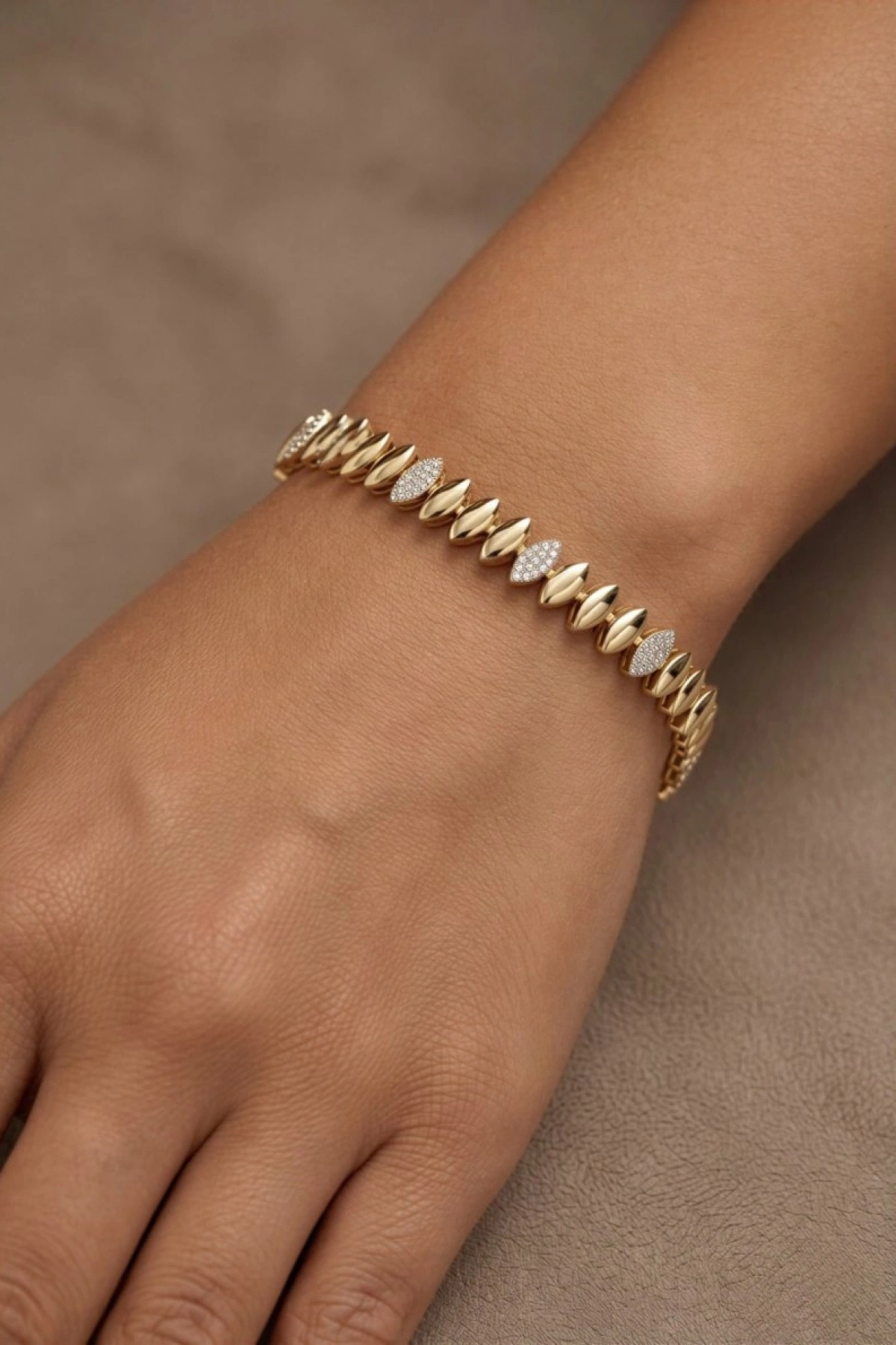 Damla Model Taş Detay Gold Altın Kaplama Bileklik