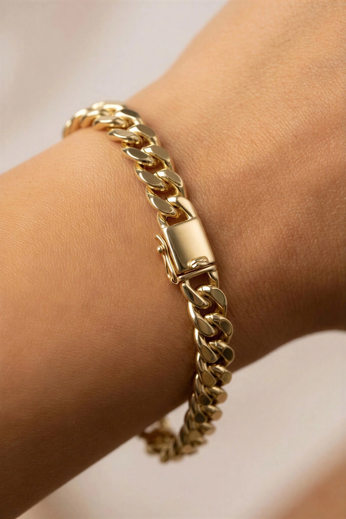 Gurmet Ezik Bağlı Model Gold Altın Kaplama Bileklik