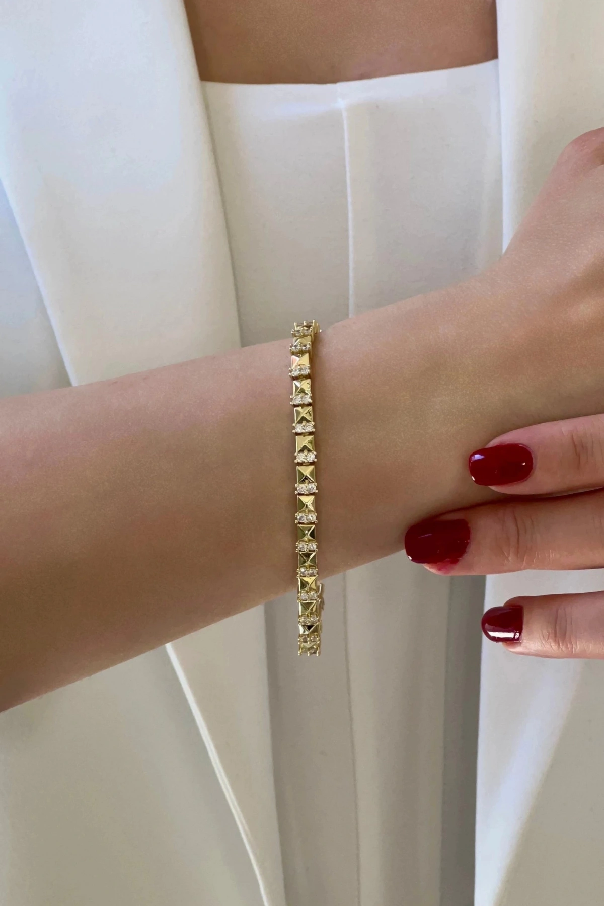 Piramit Model Taş Detay Gold Altın Kaplama Bileklik