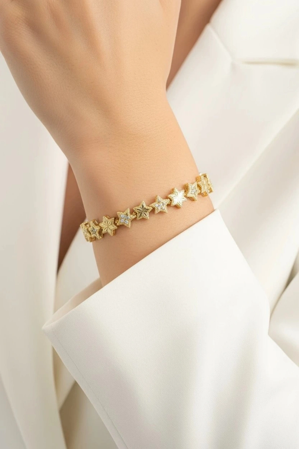 Baskılı Taşlı Yıldız Model Gold Altın Kaplama Bileklik