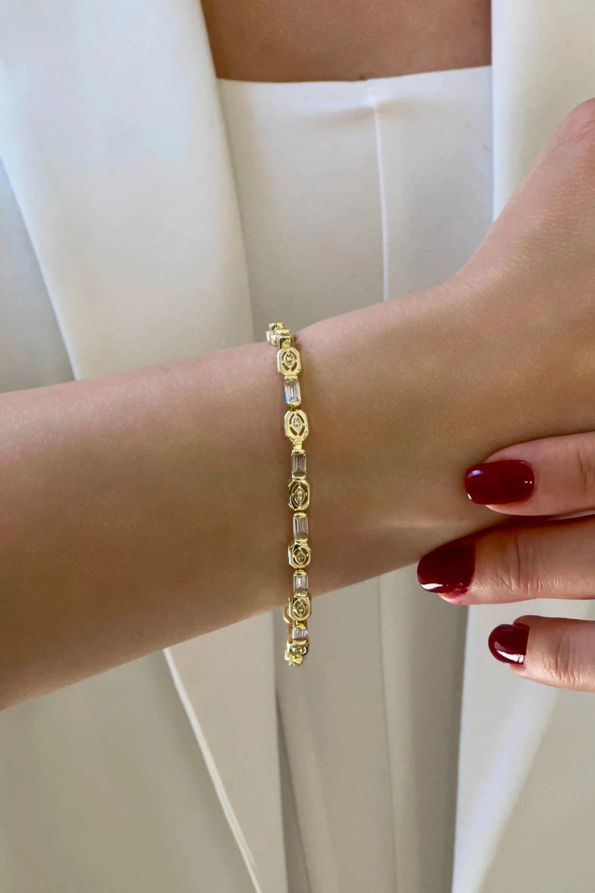 Oval Taş Model Baget Detay Gold Altın Kaplama Bileklik