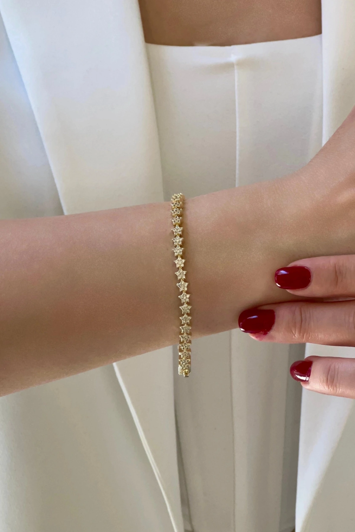 Sıralı Taş Detay Yıldız Model Gold Altın Kaplama Bileklik