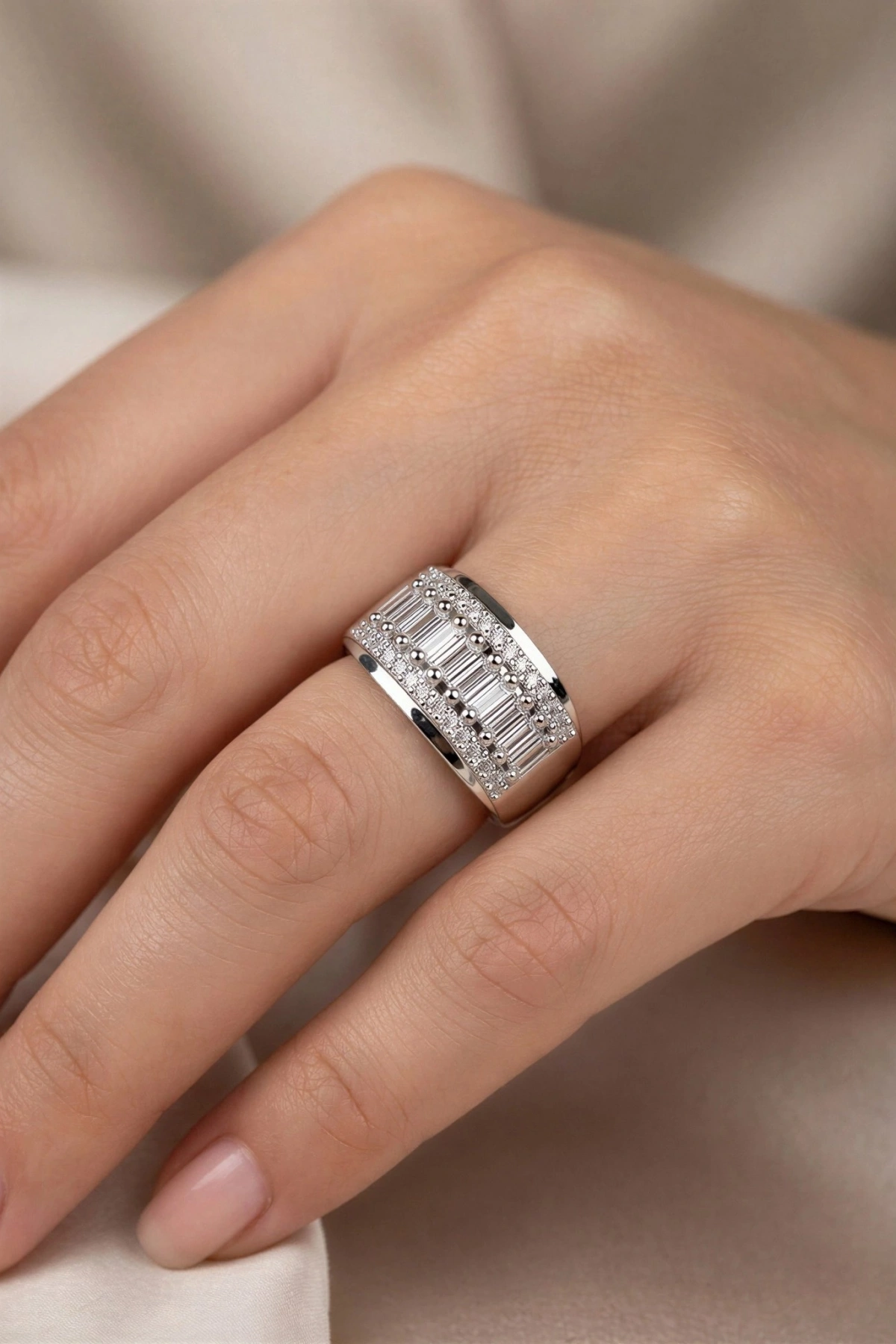 Beyaz Baget Detay Gold Altın Kaplama Yüzük