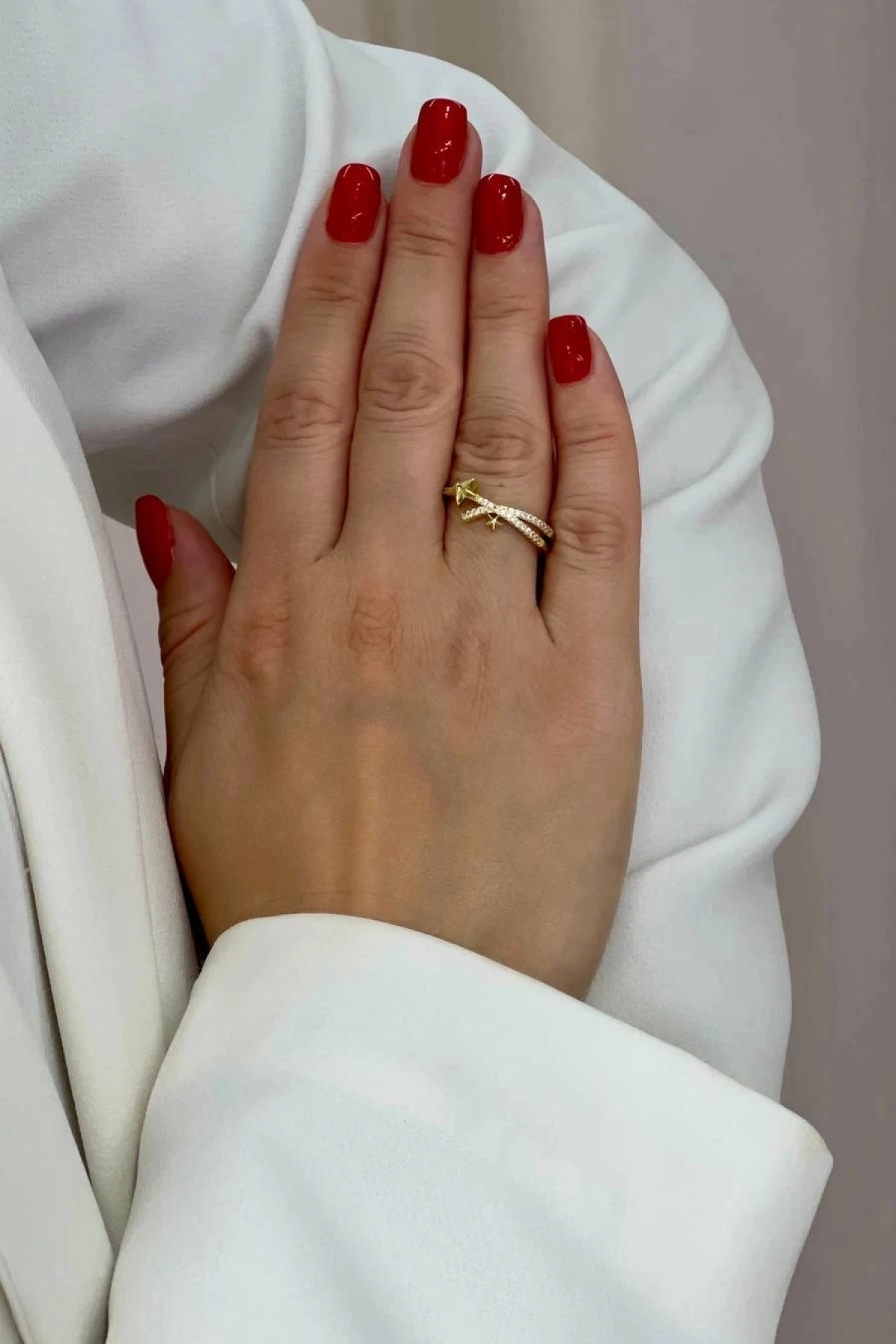 Sıra Taşlı Yıldız Model Gold Altın Kaplama Yüzük