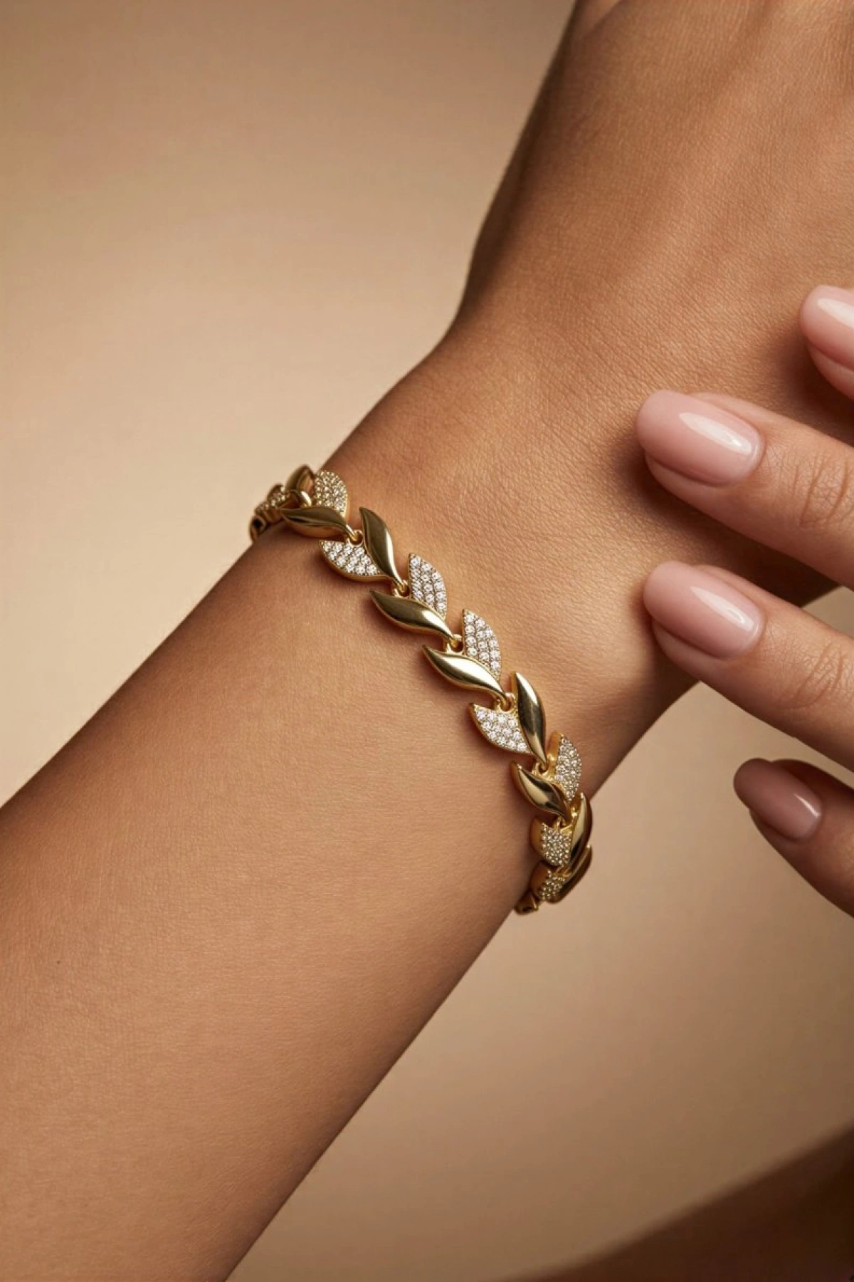 Balina Kuyruğu Model Gold Altın Kaplama Bileklik