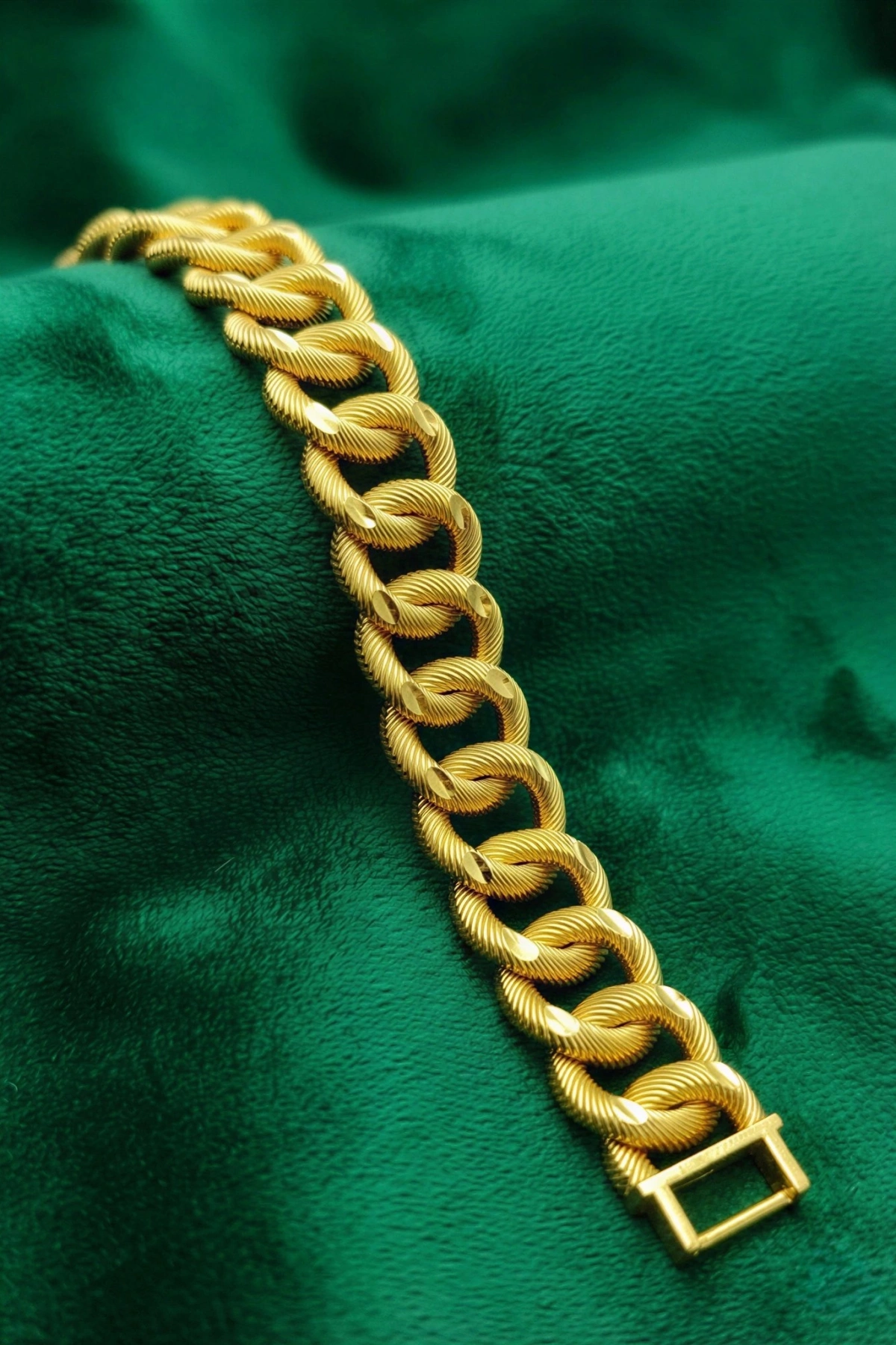 Uzay Yolu Model Sıralı Çizgi Detay Gold Altın Kaplama Kuyumcu Bileklik