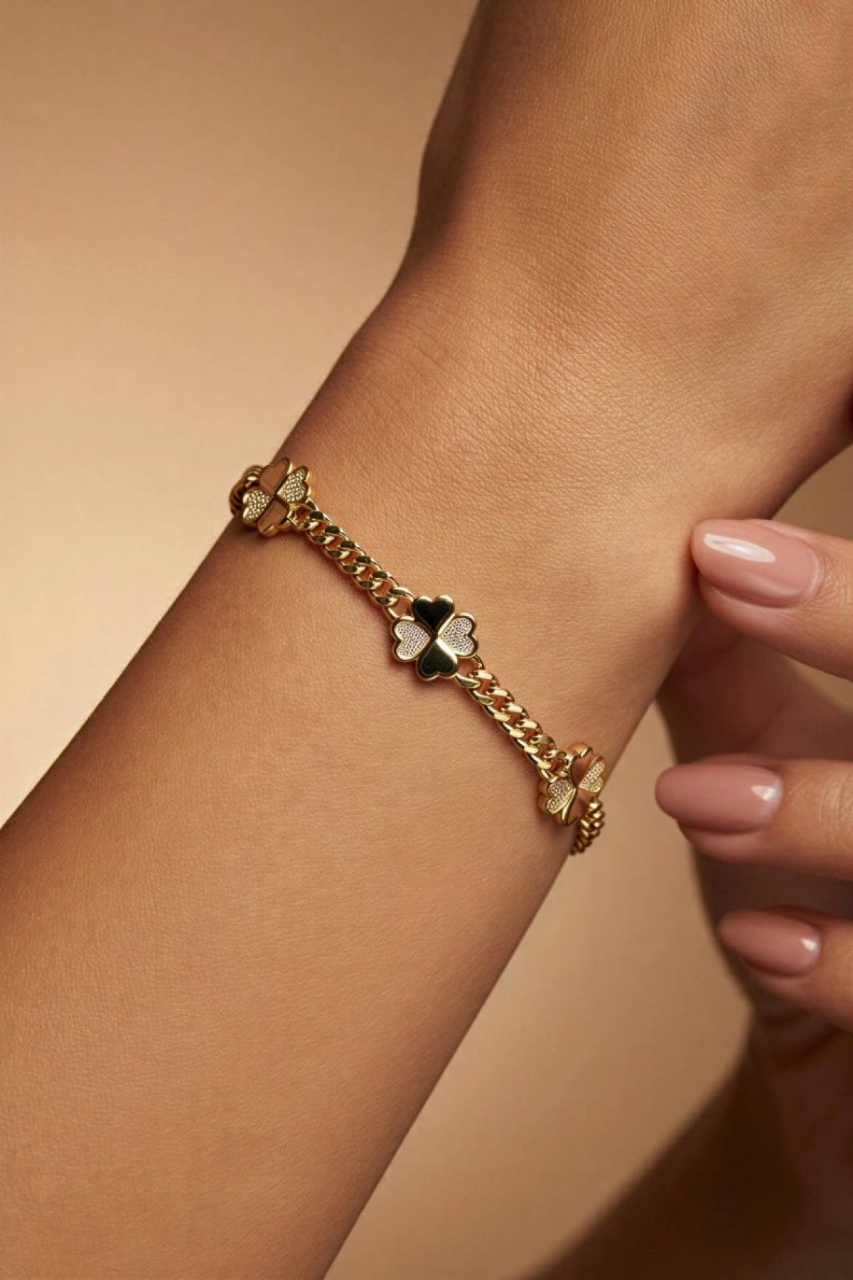 Taşlı Yonca Model Gold Altın Kaplama Bileklik