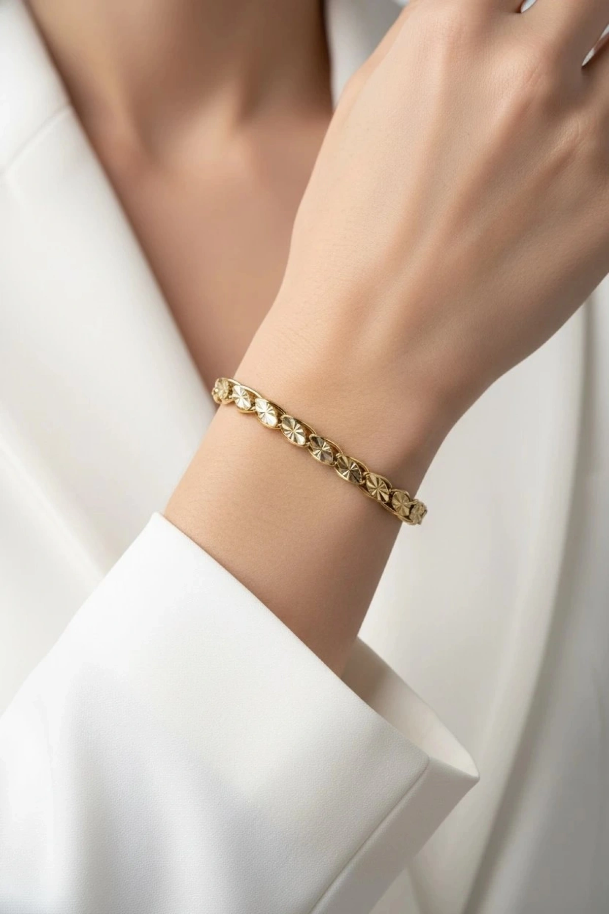 İşlemeli Arpa Model Gold Altın Kaplama Çelik Bileklik