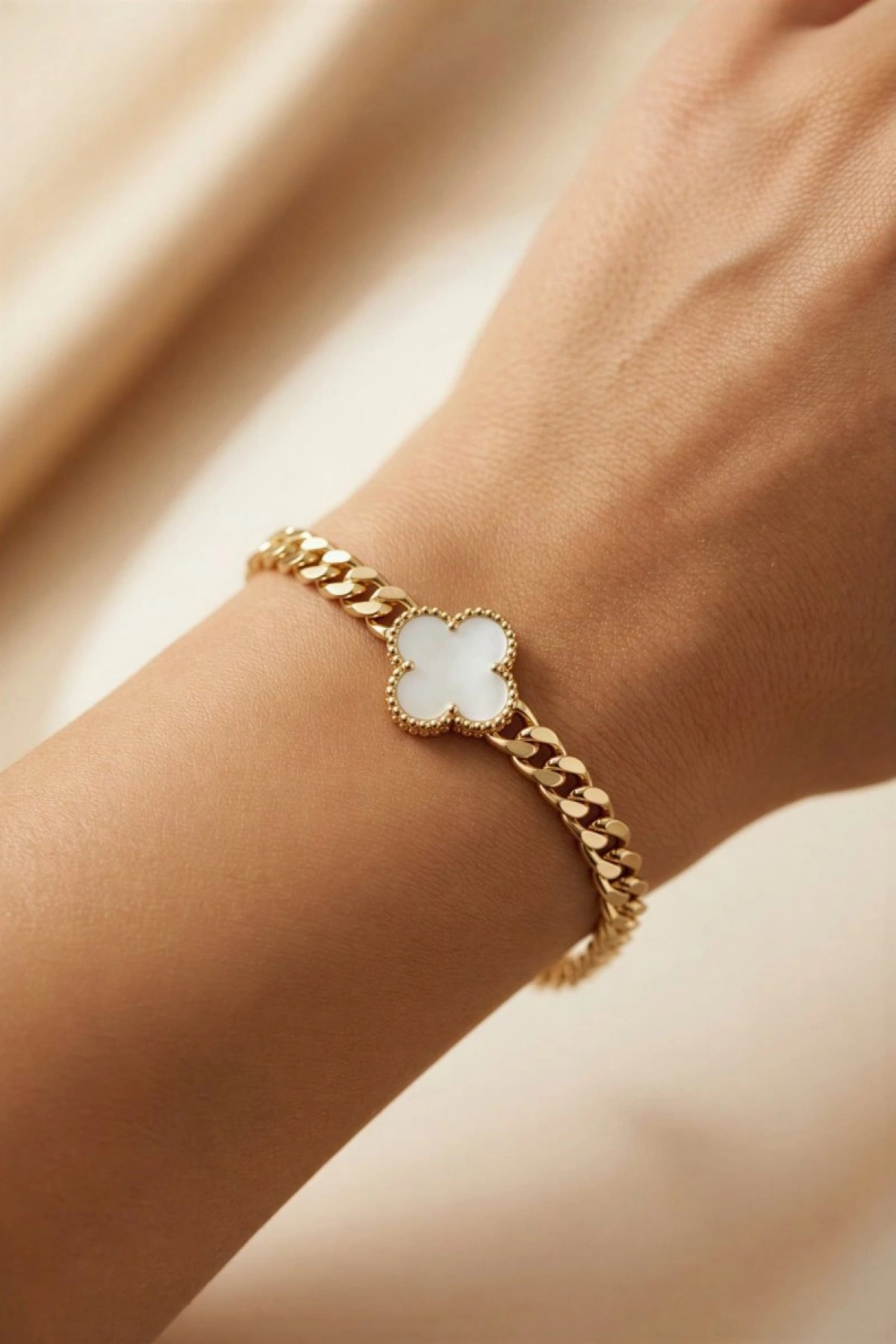 Sedef Yonca Model Gold Altın Kaplama Bileklik