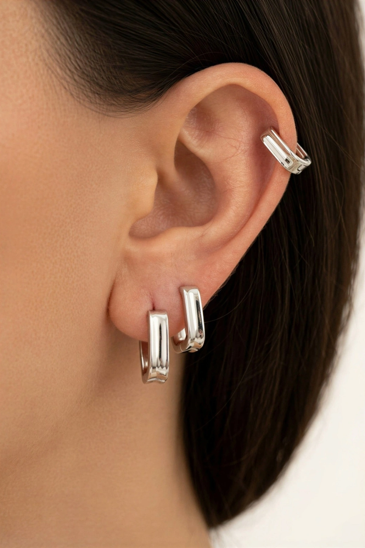 Üçgen Birleşme Model Altılı Beyaz Altın Kaplama Çoklu Küpe