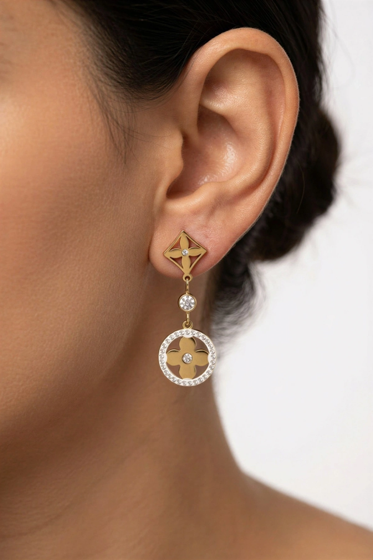 Mermer Detay LV Model Gold Altın Kaplama Küpe