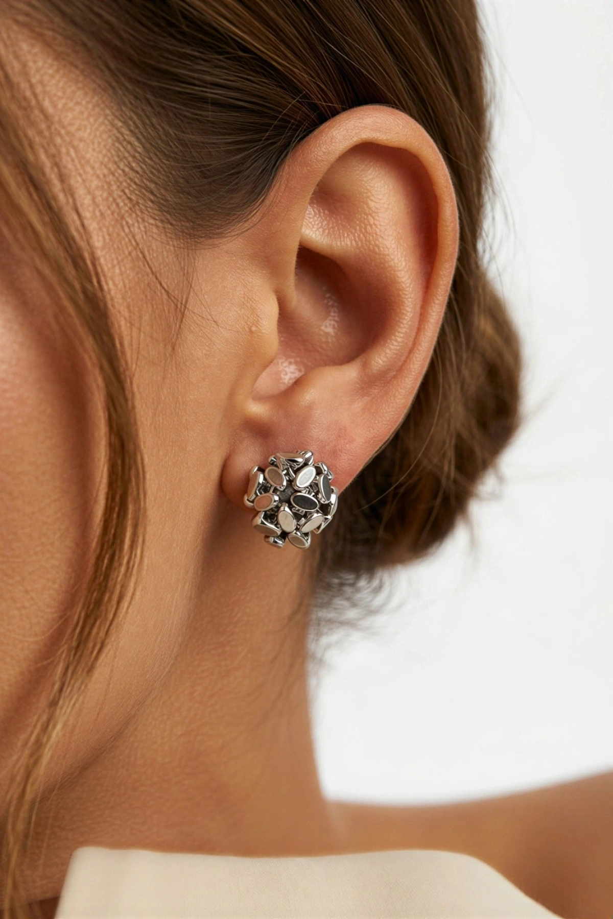 Hypnos Model Beyaz Altın Kaplama Küpe