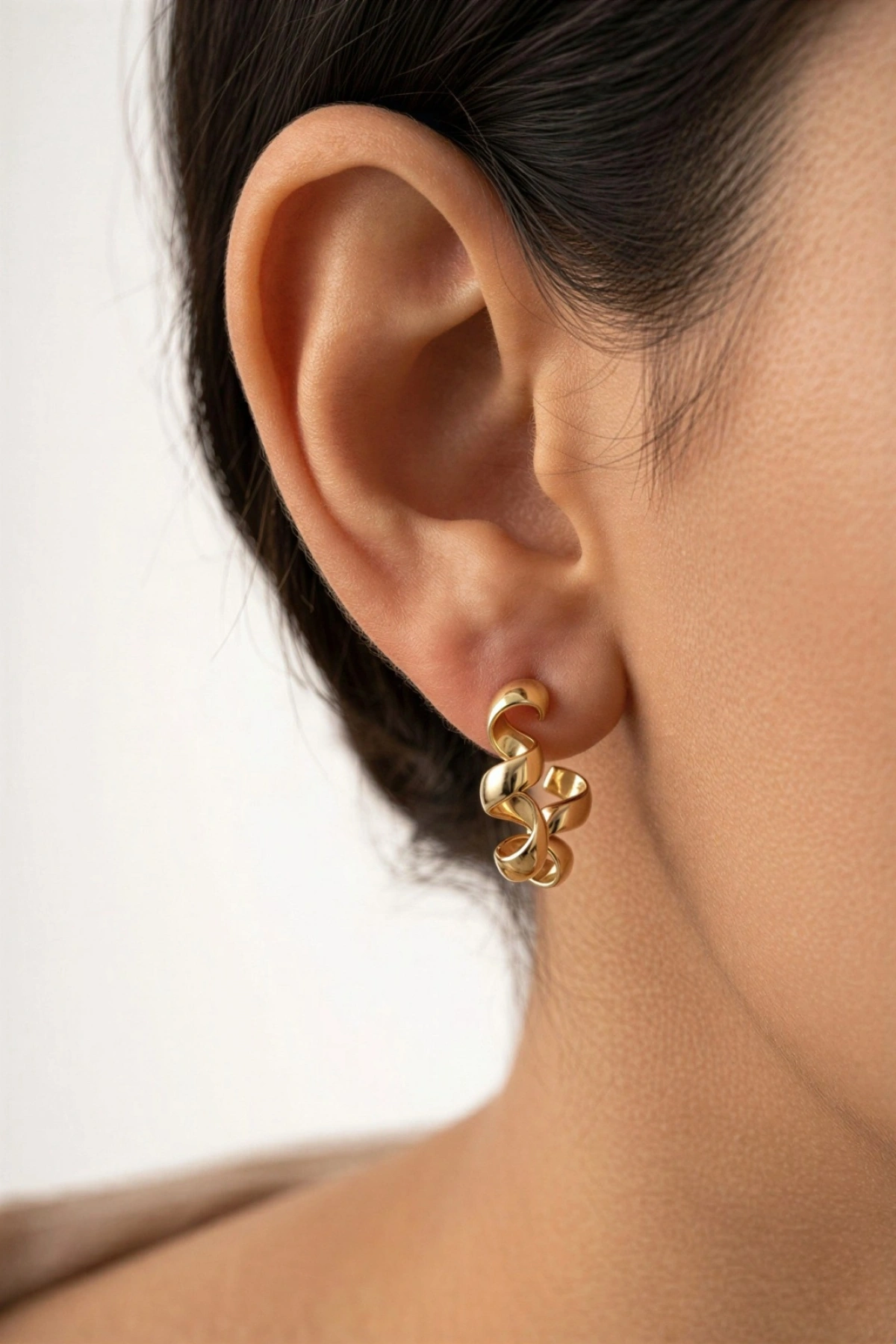 Ayrık Burgu Model Altın Kaplama Küpe