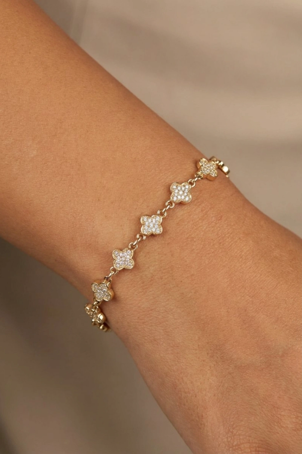 Taşlı Yonca Model Gold Altın Kaplama Bileklik