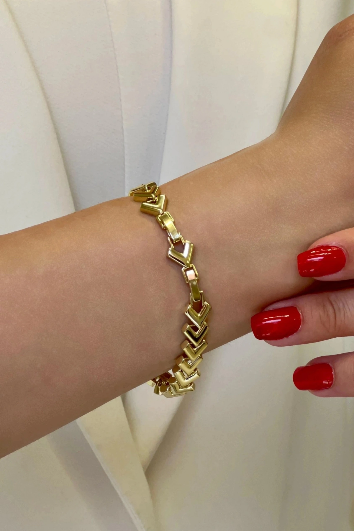 Yarı Taşlı Bombeli Üçgen Model Gold Altın Kaplama Bileklik